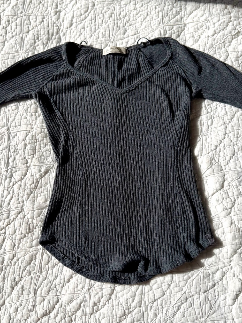 NWOT We The Free by Free People Charcoal Ribbed Long Sleeve V-Neck Top 🩶